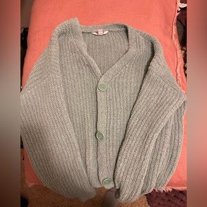 Green woman’s sweater. Size medium